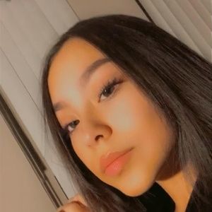 Meet your Posher, Chanel